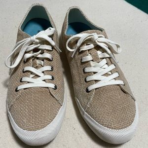 Women’s size 9 Seavees.sole reflects being worn once- otherwise no signs of wear